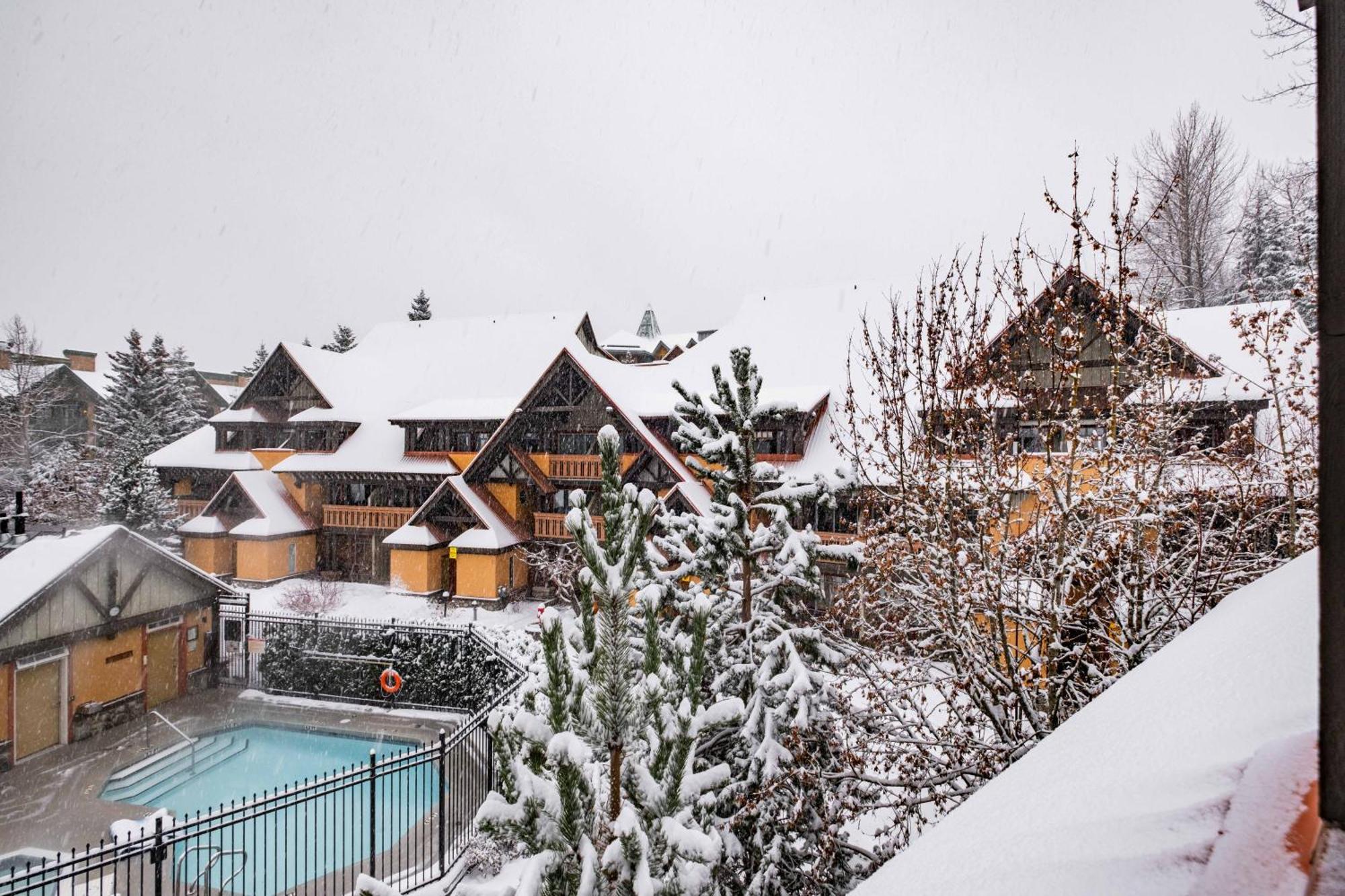 Sunpath By Outpost Whistler Villa Buitenkant foto