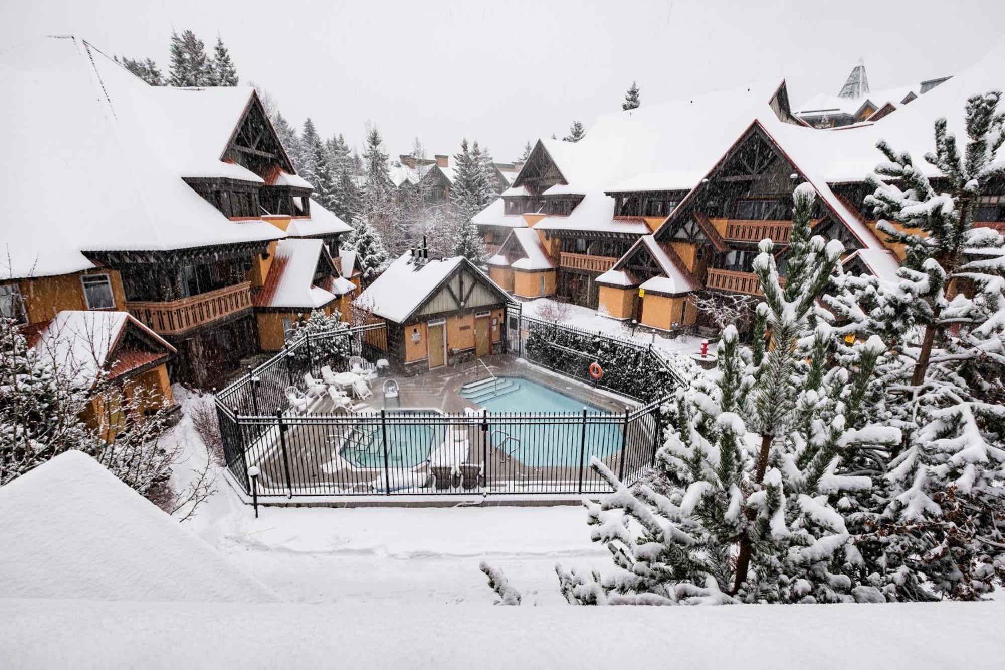 Sunpath By Outpost Whistler Villa Buitenkant foto