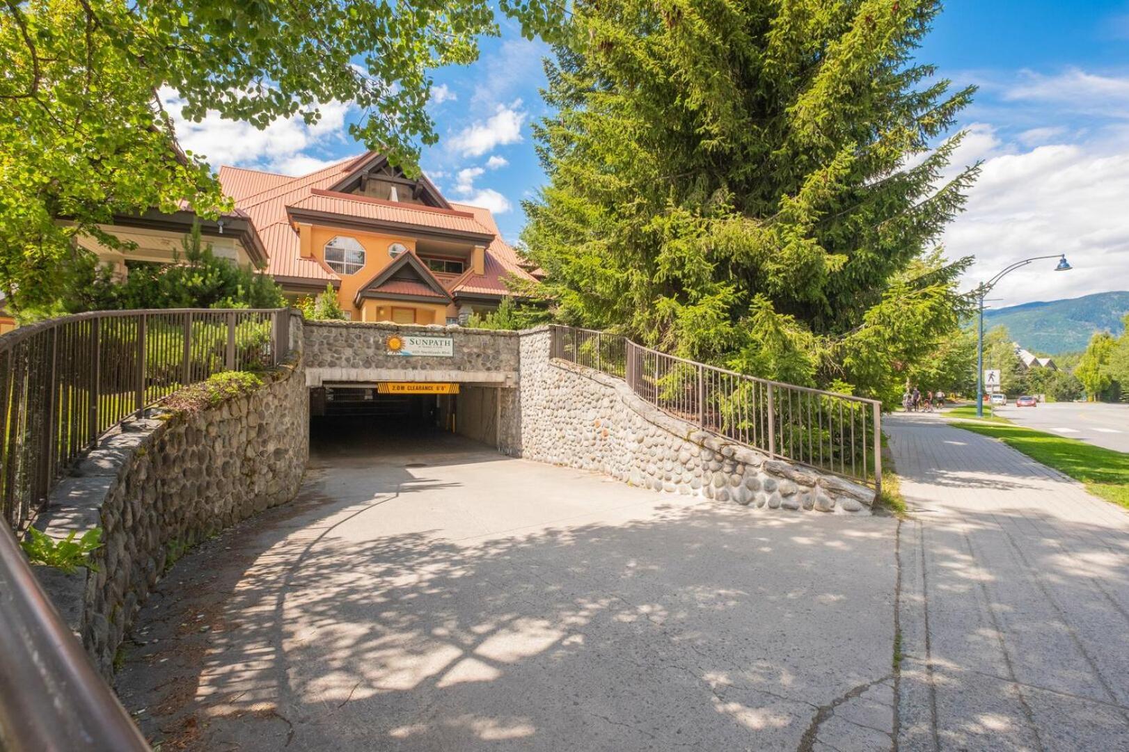 Sunpath By Outpost Whistler Villa Buitenkant foto